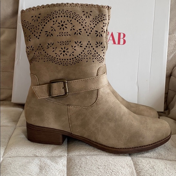 Just Fab Lyman Boots - Picture 1 of 6